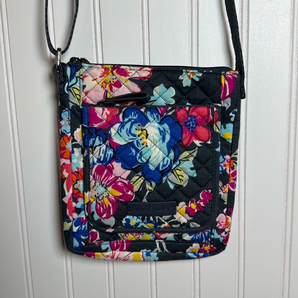 Vera Bradley Crossbody PRETTY POSIES Floral Quilted Purse Handbag - Picture 2 of 13